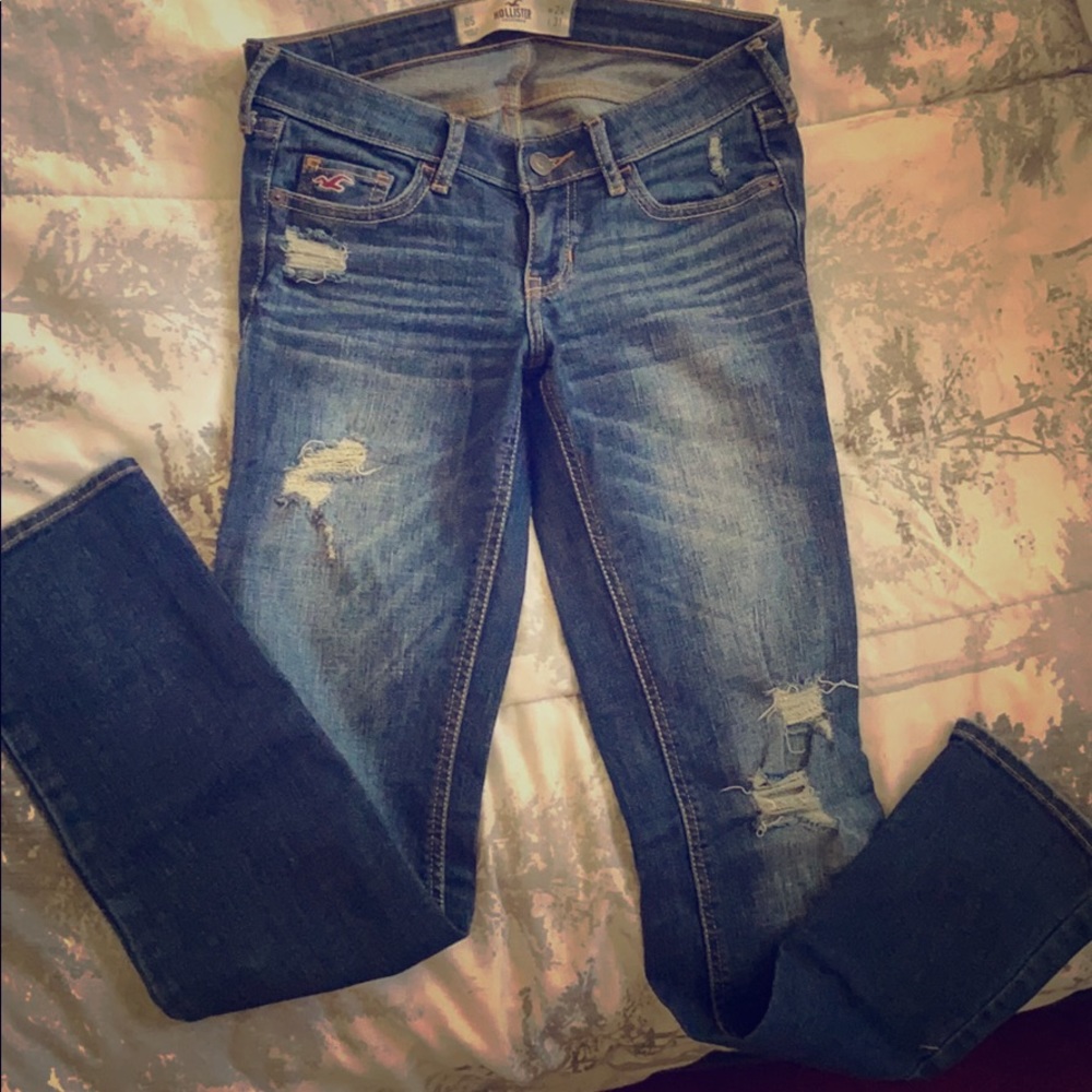 Hollister distressed skinny jeans